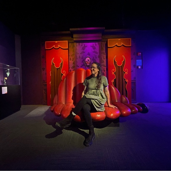 Hello and Closet Info :) - Picture 1 of 7